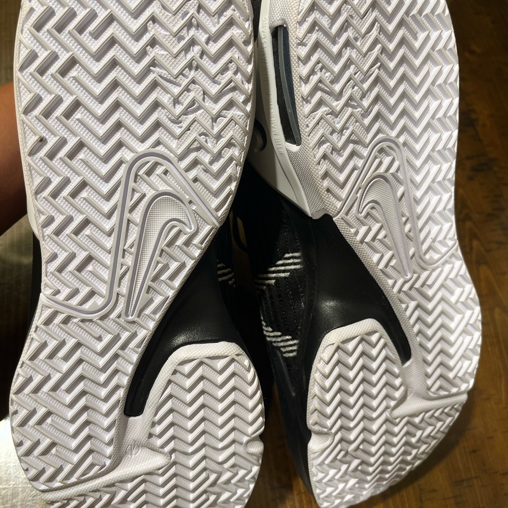 Nike Men’s LeBron Shoes - Picture 5 of 6